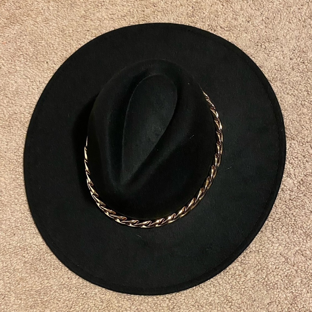 Black Rancher Hat With Link Chain - Picture 2 of 3